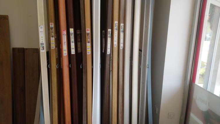 Upakovane drvene lajsne za laminat