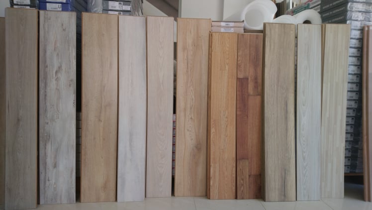 Poređane razne vrste laminata